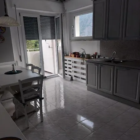 Mountain View House *